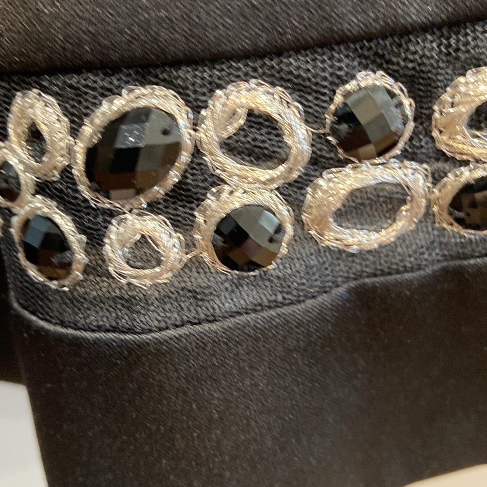 Jones Wear Dress Black sleeveless Size 12 with black and silver jewels - Picture 2 of 11